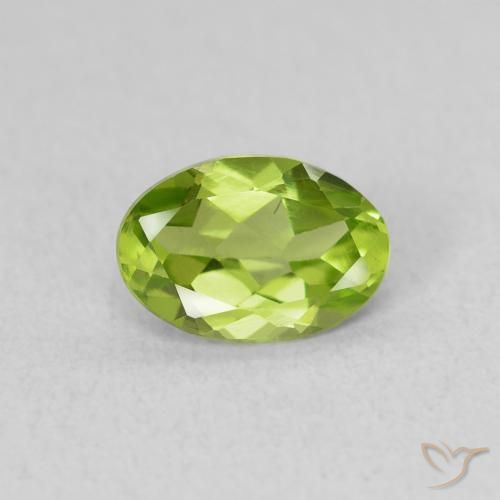 0.77ct طبيعي أخضر متوسط زبرجد, بيضوي, قليلا جدا