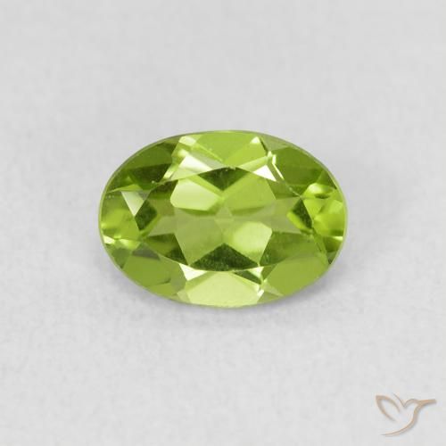 0.86ct طبيعي أخضر متوسط زبرجد, بيضوي, قليلا جدا