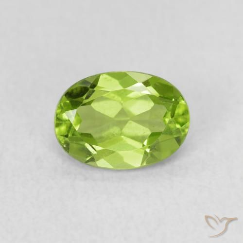 0.95ct طبيعي أخضر حيوي زبرجد, بيضوي, قليلا جدا