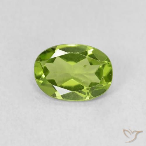 0.77ct طبيعي أخضر حيوي زبرجد, بيضوي, قليلا جدا