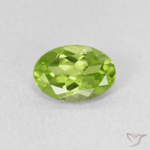 0.73ct طبيعي أخضر حيوي زبرجد, بيضوي, قليلا جدا