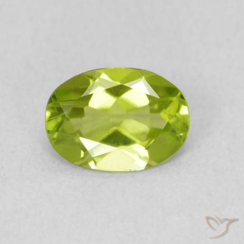 0.80ct طبيعي أخضر متوسط زبرجد, بيضوي, قليلا جدا