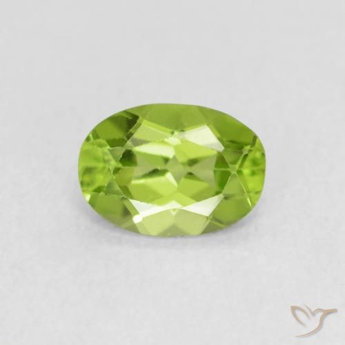 0.81ct طبيعي أخضر حيوي زبرجد, بيضوي, قليلا جدا