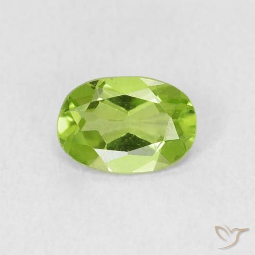 0.74ct طبيعي أخضر حيوي زبرجد, بيضوي, قليلا جدا