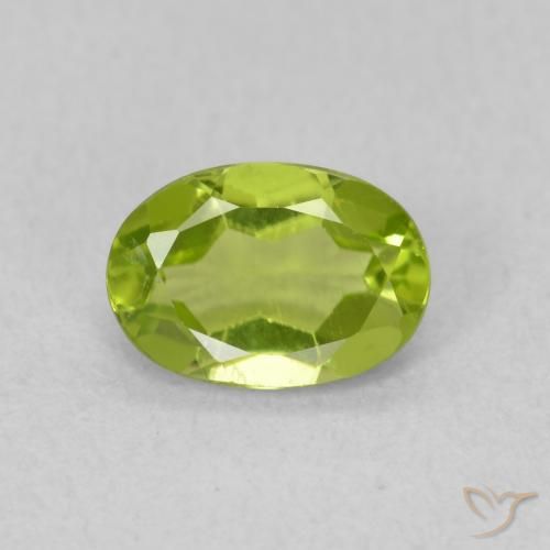 0.83ct طبيعي أخضر متوسط زبرجد, بيضوي, قليلا جدا