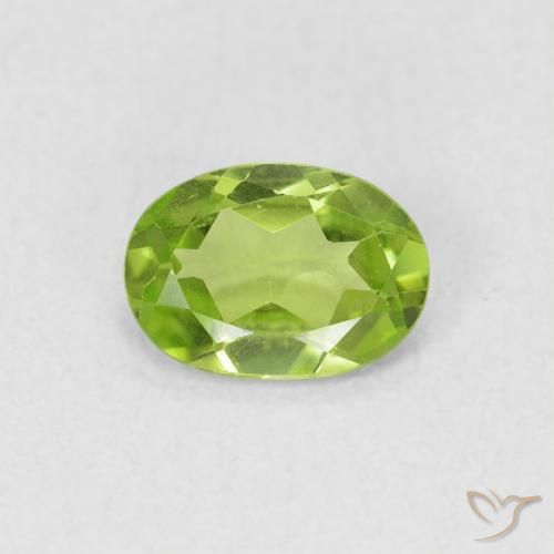 0.73ct طبيعي أخضر حيوى فاتح زبرجد, بيضوي, قليلا جدا