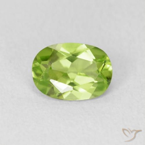 0.85ct طبيعي أخضر مصفر زبرجد, بيضوي, VVS-VS