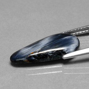 بيترسيت متعدد الألوان طبيعي، شكل الكمثرى، 2.63 قيراط، غير شفاف