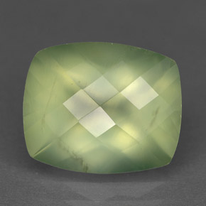 بريهنيت طبيعي بلون Warm Green ، وزن ‎5.33‎ قيراط، شكل شفاف، مقاس ‎11.9x9.8‎ مم