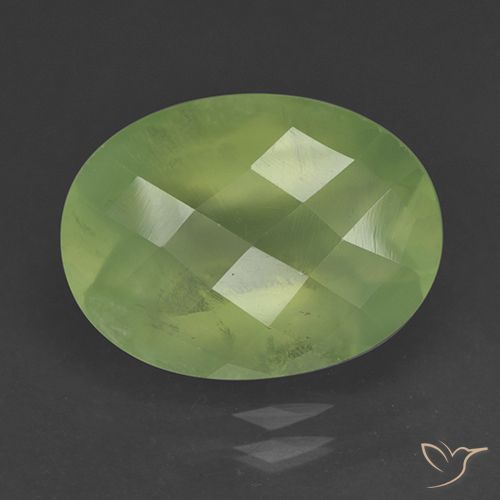 9.09ct طبيعي أخضر مصفر بريهنيت, بيضوي, نصف شفاف