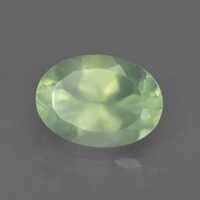 بريهنيت طبيعي بلون Olive Green ، وزن ‎5.78‎ قيراط، شكل بيضاوى، مقاس ‎14x10‎ مم