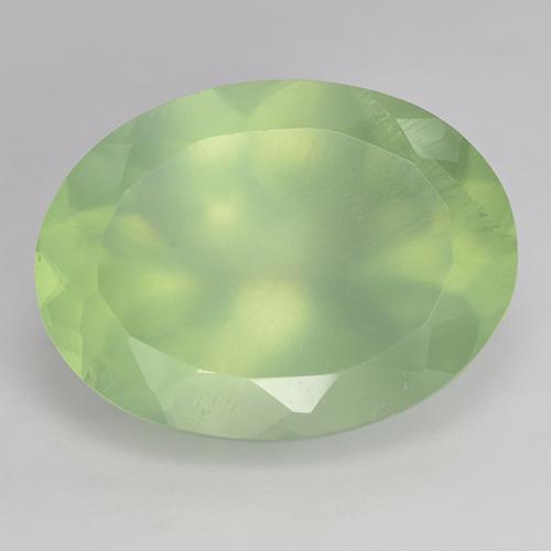 بريهنيت طبيعي بلون Medium Green ، وزن ‎8.98‎ قيراط، شكل بيضاوى، مقاس ‎15.9x12‎ مم