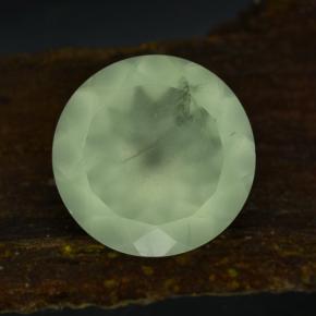 بريهنيت طبيعي بلون Very Light Green ، وزن ‎9.44‎ قيراط، شكل دائري، مقاس ‎13.90‎ مم