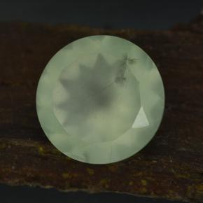 بريهنيت طبيعي بلون Very Light Green ، وزن ‎9.44‎ قيراط، شكل دائري، مقاس ‎13.90‎ مم