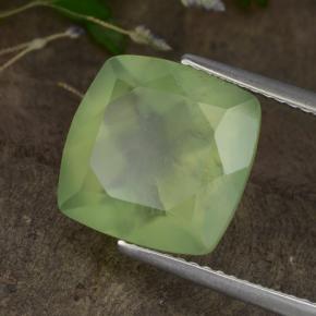 بريهنيت طبيعي بلون Yellow Green ، وزن ‎6.62‎ قيراط، شكل شفاف، مقاس ‎11.9x11.6‎ مم