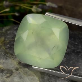 بريهنيت Pale Pear Green  طبيعي، وسادة، 6.97 قيراط، نصف شفاف
