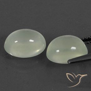 أحجار بريهنيت Olive Green  طبيعية، بيضوي، شفاف / نصف شفاف، وزنها 5.18 قيراط
