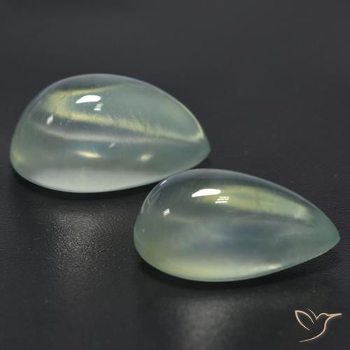 أحجار بريهنيت Light Yellow Green  طبيعية، شكل الكمثرى، شفاف، وزنها 6.55 قيراط