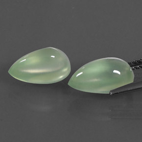 أحجار بريهنيت أخضر طبيعية، شكل الكمثرى، شفاف، وزنها  قيراط