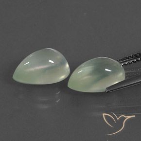 أحجار بريهنيت Light Pear Green  طبيعية، شكل الكمثرى، شفاف، وزنها 5.93 قيراط