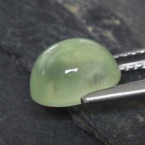 بريهنيت طبيعي بلون Light Yellow Green ، وزن ‎2.90‎ قيراط، شكل بيضاوى، مقاس ‎8.9x7.3‎ مم
