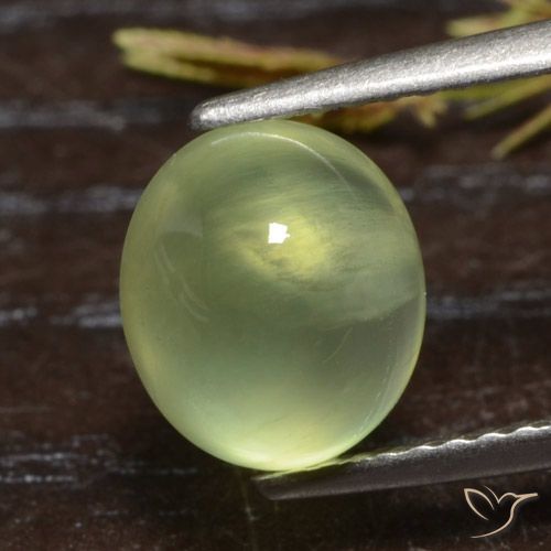 2.71ct طبيعي اخضر فاتح بريهنيت, بيضوي, نصف شفاف