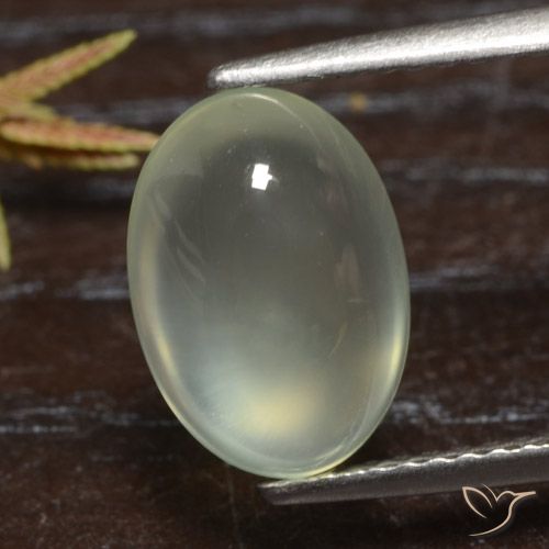 3.18ct طبيعي Olive Green  بريهنيت, بيضوي, شفاف