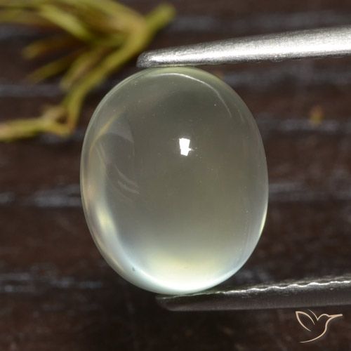 3.56ct طبيعي Medium Green  بريهنيت, بيضوي, شفاف