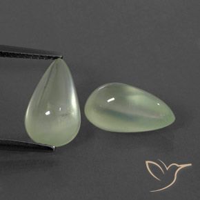 أحجار بريهنيت Pale Yellowish Green    طبيعية، شكل الكمثرى، شفاف / نصف شفاف، وزنها 6.20 قيراط