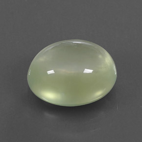 بريهنيت طبيعي بلون Pale Pear Green ، وزن ‎4.97‎ قيراط، شكل شفاف، مقاس ‎11x9.4‎ مم