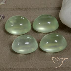 أحجار بريهنيت Yellow Green  طبيعية، بيضوي، شفاف، وزنها 7.69 قيراط