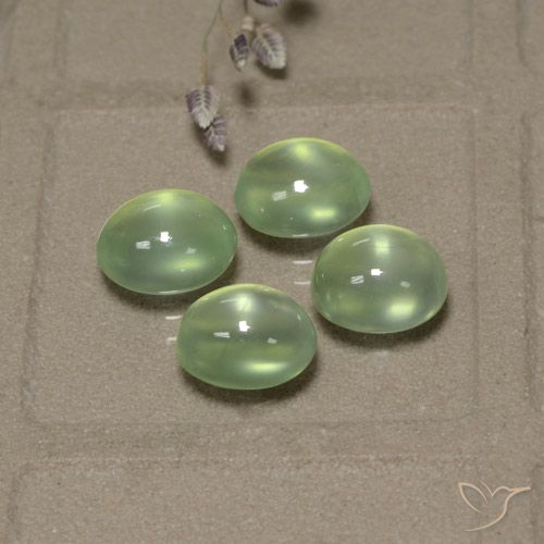8.03ctw طبيعي Very Light Green  بريهنيت, بيضوي, شفاف / نصف شفاف