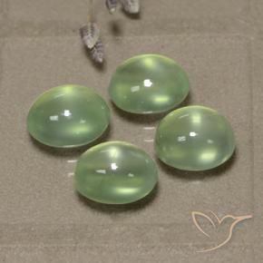 أحجار بريهنيت Very Light Green  طبيعية، بيضوي، شفاف / نصف شفاف، وزنها 8.03 قيراط