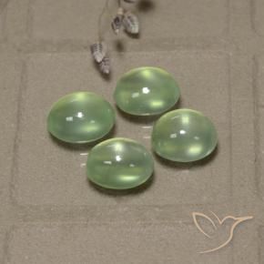 أحجار بريهنيت Very Light Green  طبيعية، بيضوي، شفاف / نصف شفاف، وزنها 8.03 قيراط