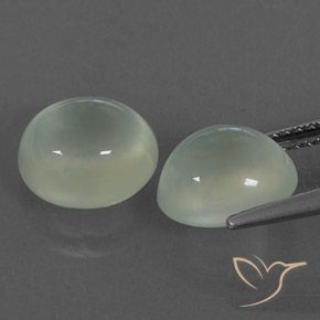 أحجار بريهنيت Light Hazel Green    طبيعية، بيضوي، شفاف / نصف شفاف، وزنها 6.26 قيراط
