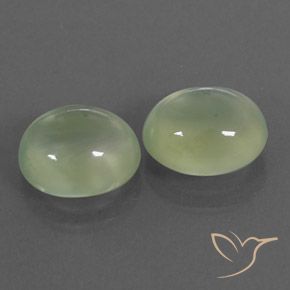 أحجار بريهنيت Pale Pear Green  طبيعية، بيضوي، شفاف / نصف شفاف، وزنها 5.10 قيراط