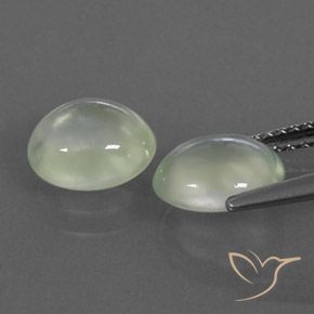أحجار بريهنيت Pale Yellowish Green    طبيعية، بيضوي، شفاف / نصف شفاف، وزنها 3.18 قيراط