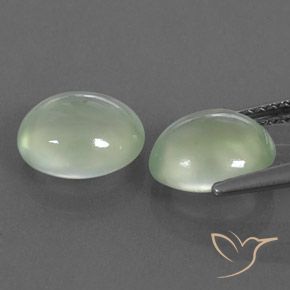 أحجار بريهنيت Pale Yellowish Green    طبيعية، بيضوي، شفاف / نصف شفاف، وزنها 3.53 قيراط