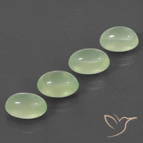 أحجار بريهنيت Pale Pear Green  طبيعية، بيضوي، شفاف / نصف شفاف، وزنها 9.02 قيراط