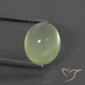 3.67ct طبيعي Yellow Green  بريهنيت, بيضوي, شفاف / نصف شفاف