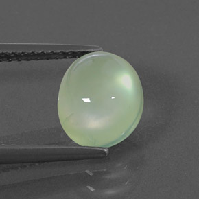 بريهنيت طبيعي بلون Light Green ، وزن ‎3.09‎ قيراط، شكل شفاف، مقاس ‎9.3x7.9‎ مم