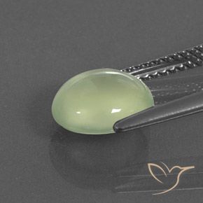 بريهنيت Pale Pear Green  طبيعي، بيضوي، 2.40 قيراط، شفاف / نصف شفاف