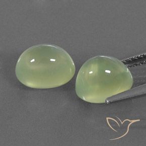أحجار بريهنيت Yellow Green  طبيعية، بيضوي، شفاف / نصف شفاف، وزنها 4.75 قيراط
