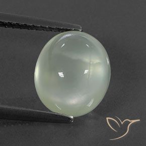 3.38ct طبيعي Olive Green  بريهنيت, بيضوي, شفاف / نصف شفاف