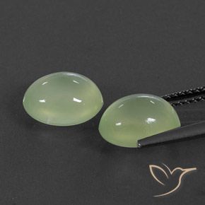 أحجار بريهنيت Pale Pear Green  طبيعية، بيضوي، شفاف / نصف شفاف، وزنها 5.16 قيراط