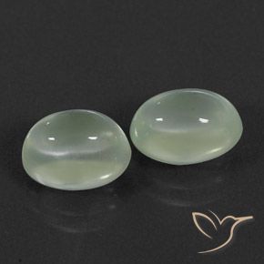 أحجار بريهنيت Light Green  طبيعية، بيضوي، شفاف / نصف شفاف، وزنها 4.75 قيراط