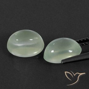 أحجار بريهنيت Light Green  طبيعية، بيضوي، شفاف / نصف شفاف، وزنها 4.75 قيراط