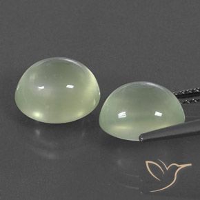 أحجار بريهنيت Light Green  طبيعية، بيضوي، شفاف / نصف شفاف، وزنها 7.78 قيراط