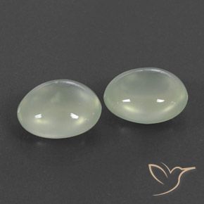 أحجار بريهنيت Olive Green  طبيعية، بيضوي، شفاف / نصف شفاف، وزنها 5.53 قيراط