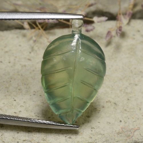 13.70ct طبيعي أخضر ترابى باهت بريهنيت, قص وردة, نصف شفاف